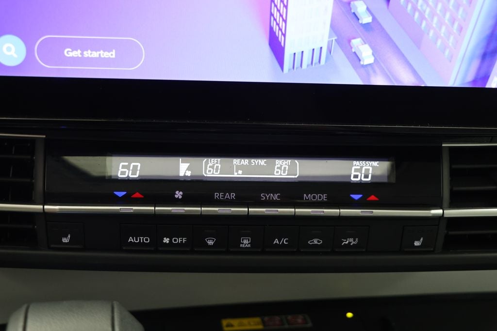 2025 Toyota Sienna XLE 8 Passenger