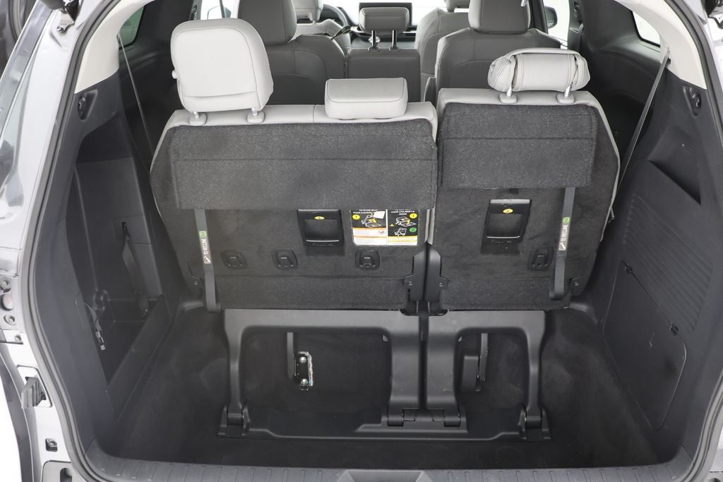 2025 Toyota Sienna XLE 8 Passenger