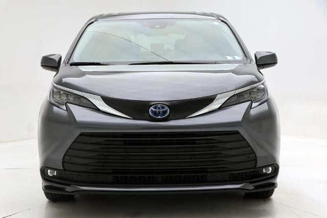 2025 Toyota Sienna XLE 8 Passenger