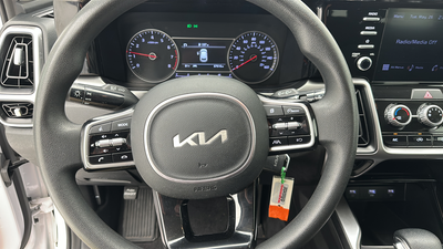 2022 Kia Sorento LX