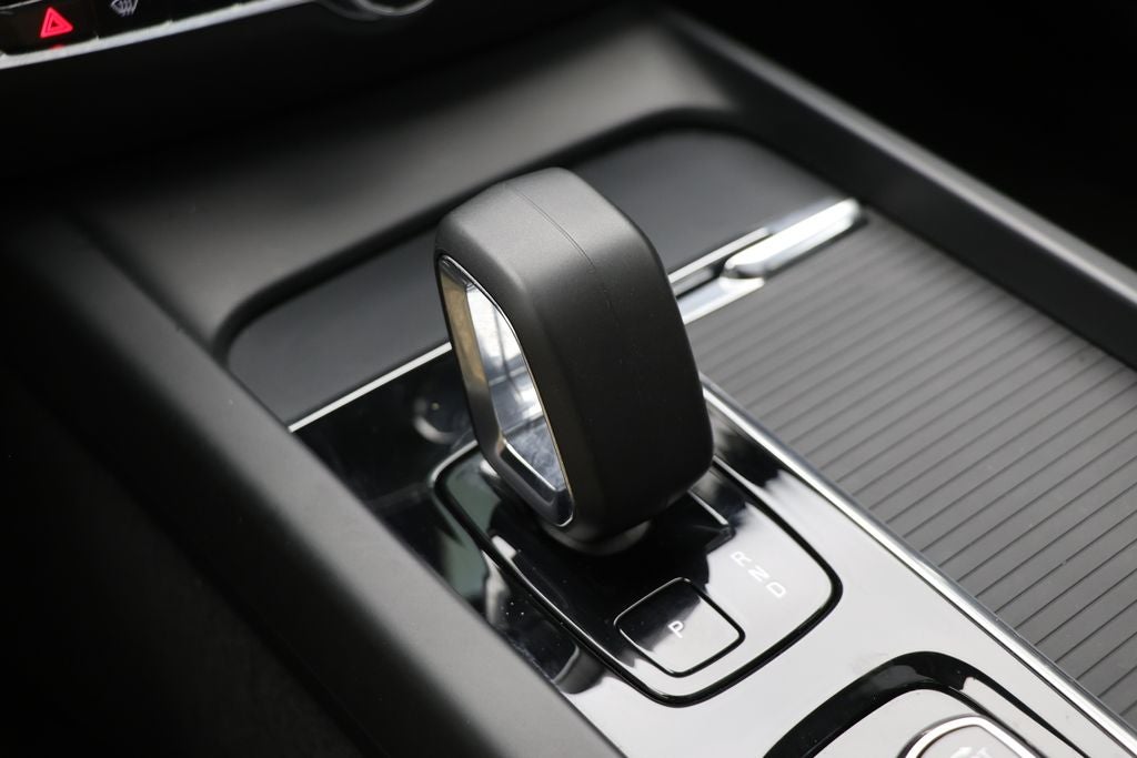 2024 Volvo S60 B5 Core Dark Theme