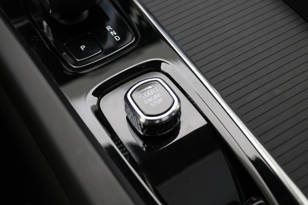 2024 Volvo S60 B5 Core Dark Theme