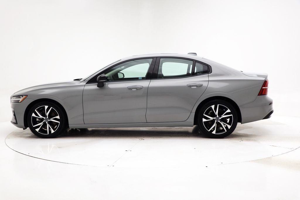 2024 Volvo S60 B5 Core Dark Theme