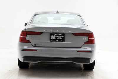 2024 Volvo S60 B5 Core Dark Theme