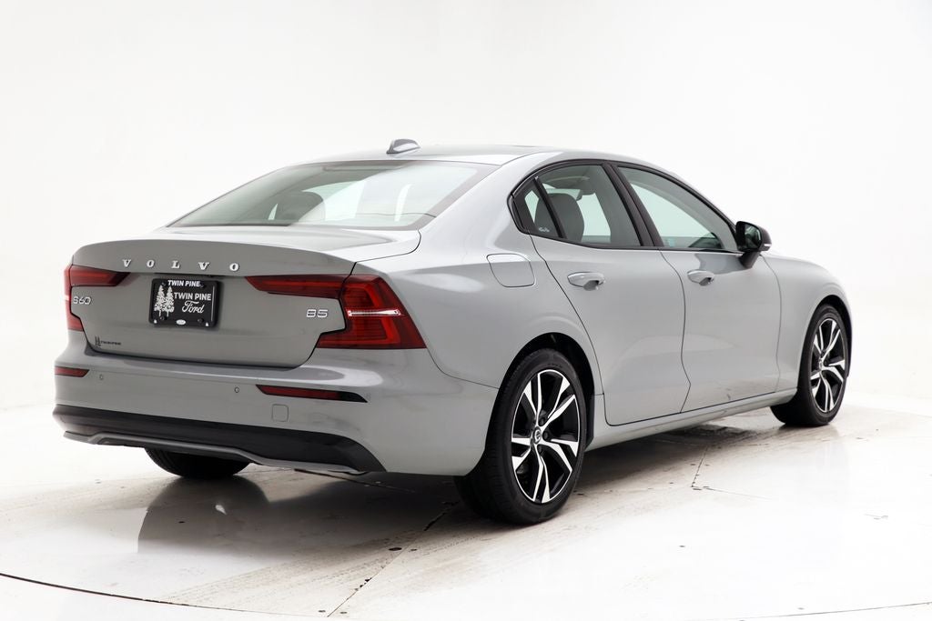 2024 Volvo S60 B5 Core Dark Theme
