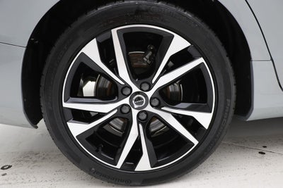 2024 Volvo S60 B5 Core Dark Theme
