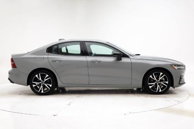 2024 Volvo S60 B5 Core Dark Theme