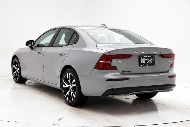 2024 Volvo S60 B5 Core Dark Theme