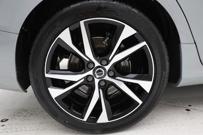 2024 Volvo S60 B5 Core Dark Theme