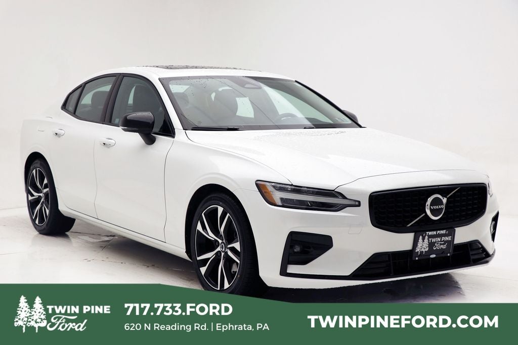 2024 Volvo S60 B5 Core Dark Theme