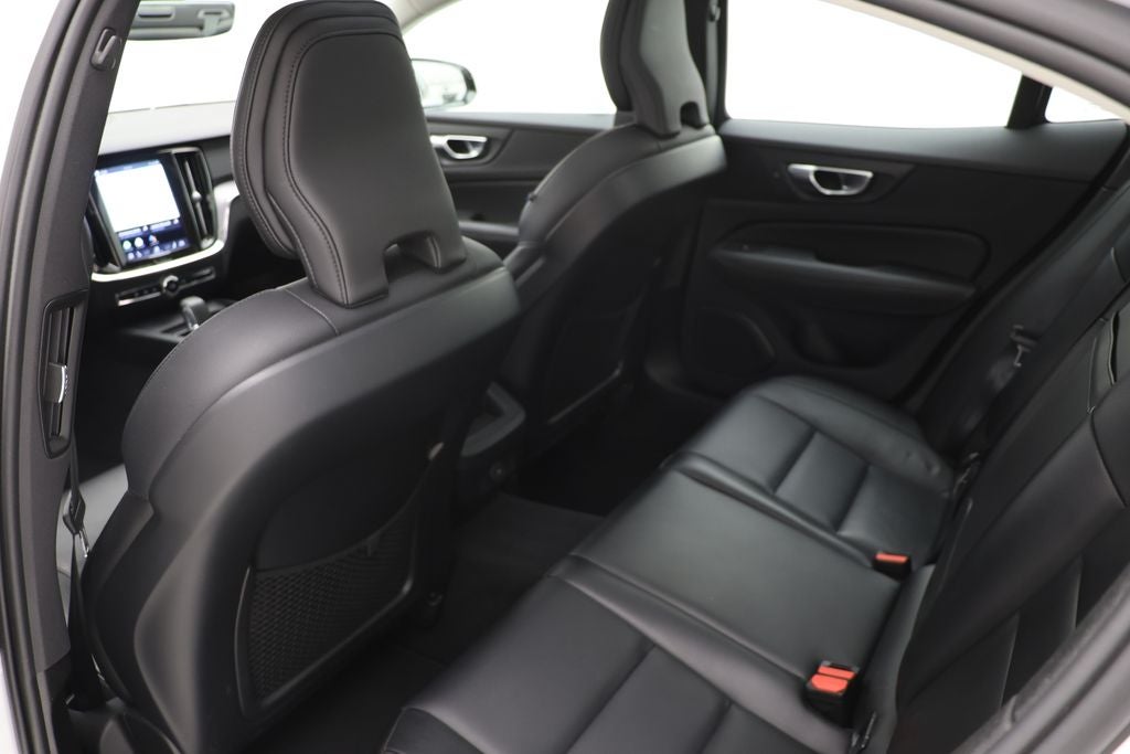 2024 Volvo S60 B5 Core Dark Theme