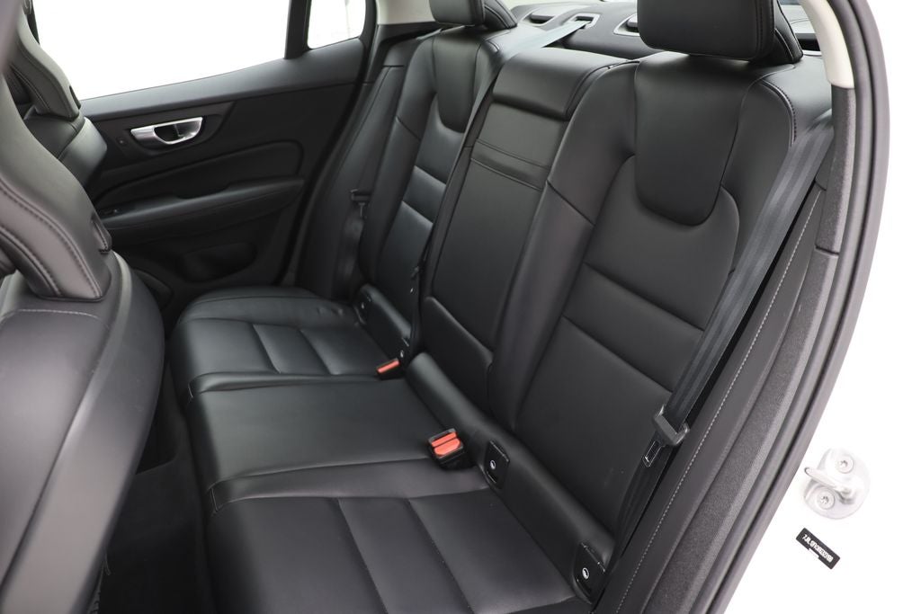 2024 Volvo S60 B5 Core Dark Theme