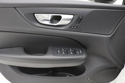 2024 Volvo S60 B5 Core Dark Theme