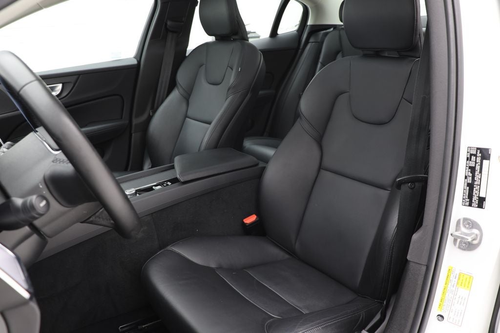 2024 Volvo S60 B5 Core Dark Theme