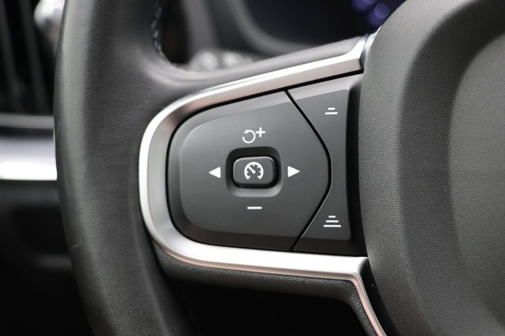 2024 Volvo S60 B5 Core Dark Theme