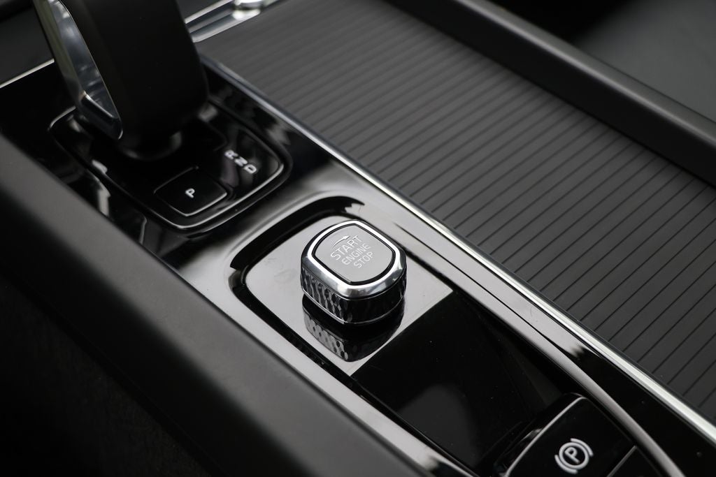 2024 Volvo S60 B5 Core Dark Theme