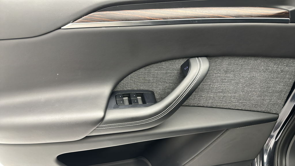 2024 Tesla Model X Base