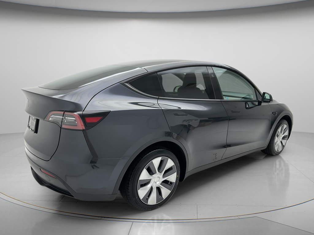 2024 Tesla Model Y Standard Range