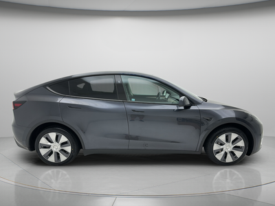 2024 Tesla Model Y Standard Range