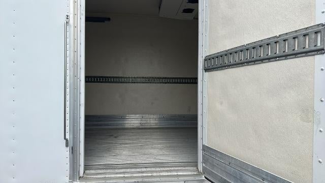 2022 Isuzu Box Truck Refrigerated Body
