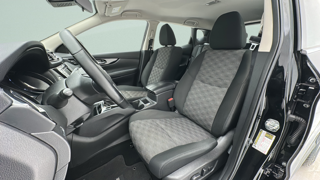2022 Nissan Rogue Sport SV