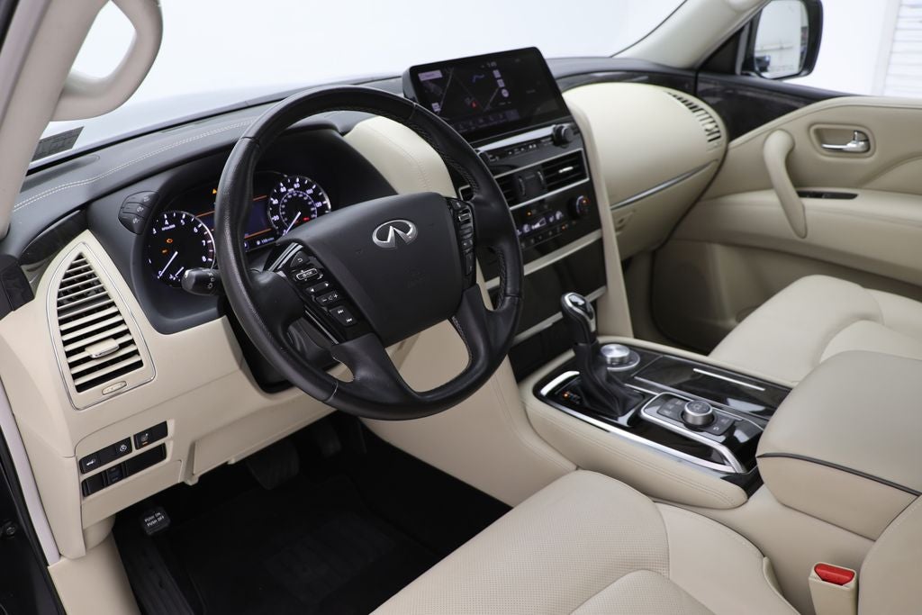 2024 INFINITI QX80 LUXE