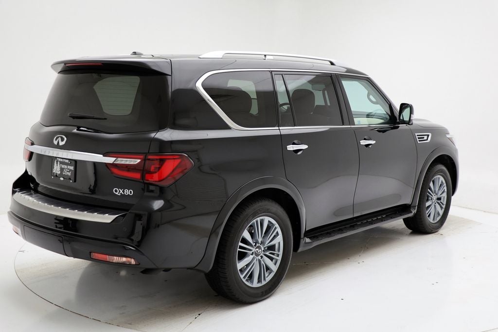 2024 INFINITI QX80 LUXE