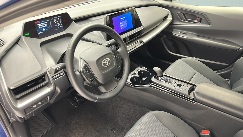 2025 Toyota Prius LE