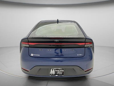 2025 Toyota Prius LE