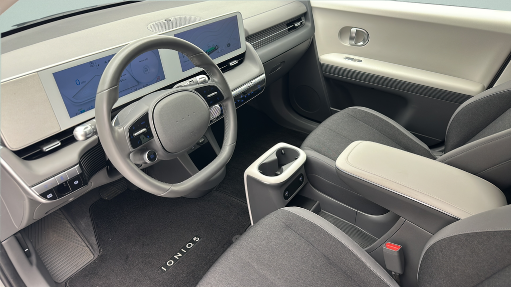 2023 Hyundai IONIQ 5 SE Standard Range