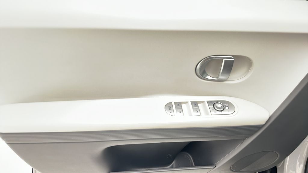 2023 Hyundai IONIQ 5 SE Standard Range