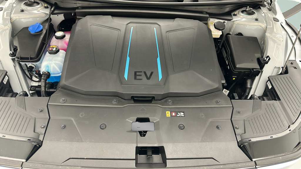 2023 Hyundai IONIQ 5 SE Standard Range