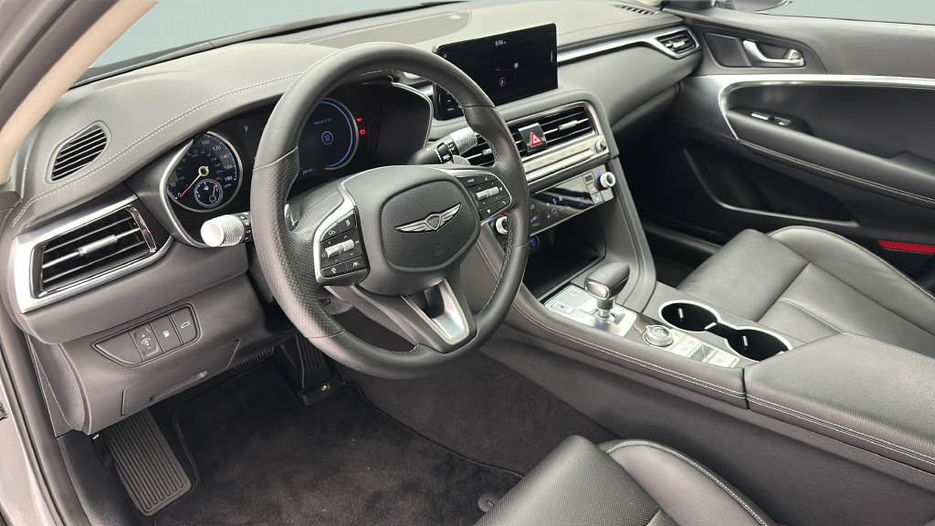 2025 Genesis G70 2.5T
