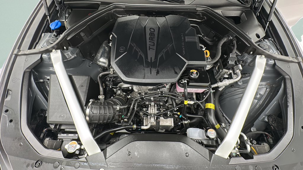 2025 Genesis G70 2.5T