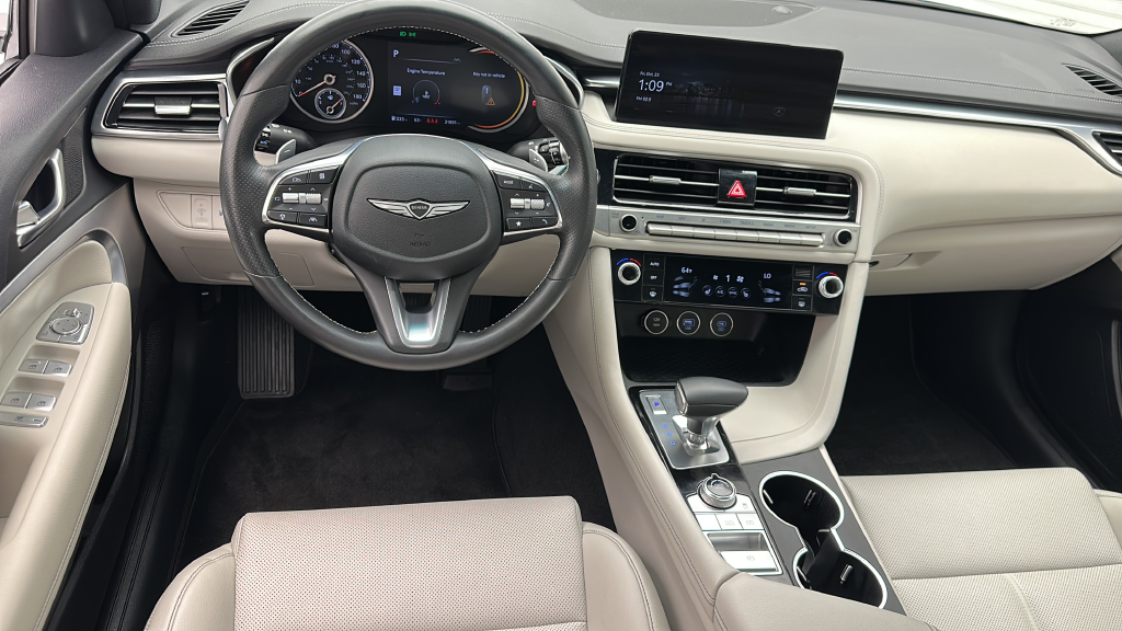 2025 Genesis G70 2.5T