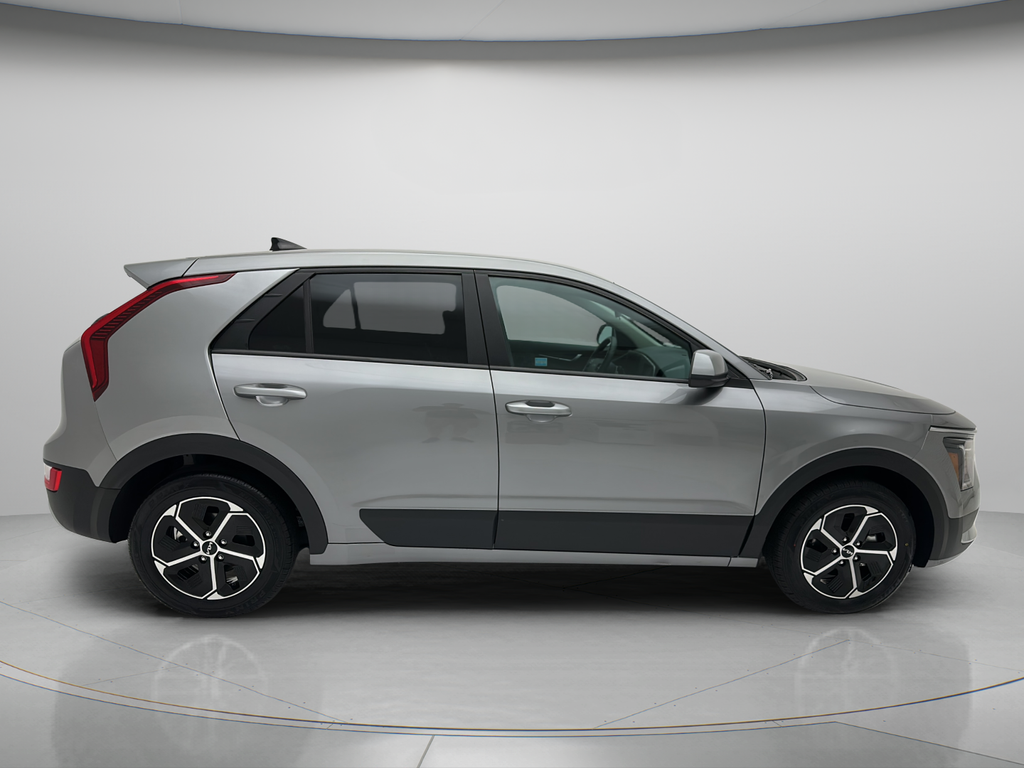 2025 Kia Niro LX