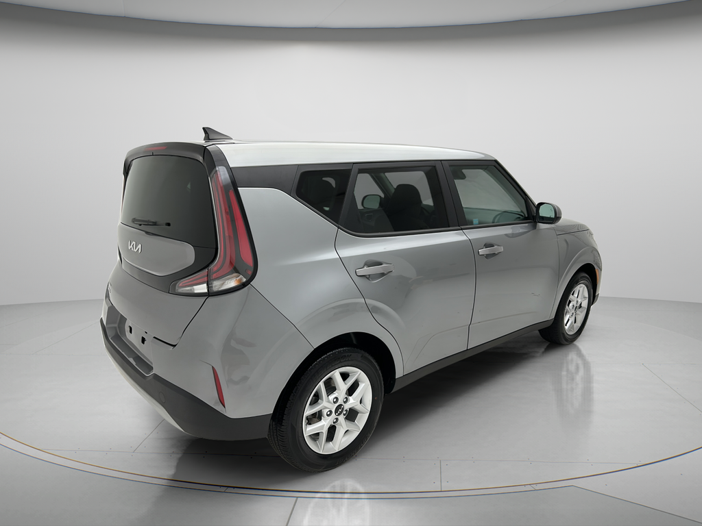 2025 Kia Soul Base