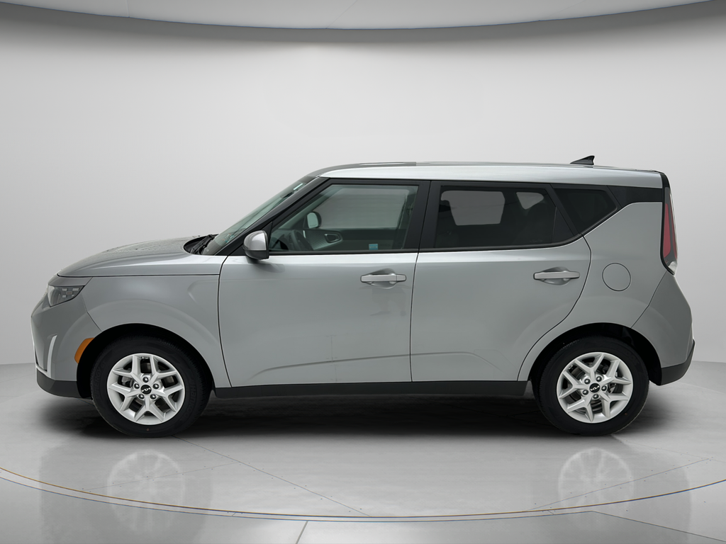 2025 Kia Soul Base