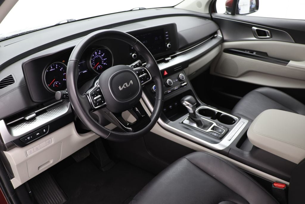 2024 Kia Carnival LX