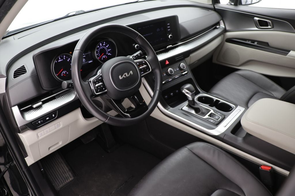 2024 Kia Carnival LX