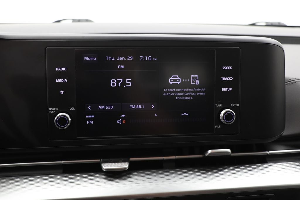 2024 Kia Carnival LX