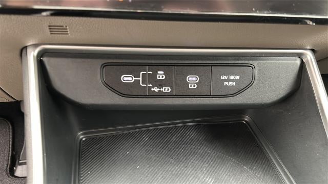 2025 Kia Carnival LXS