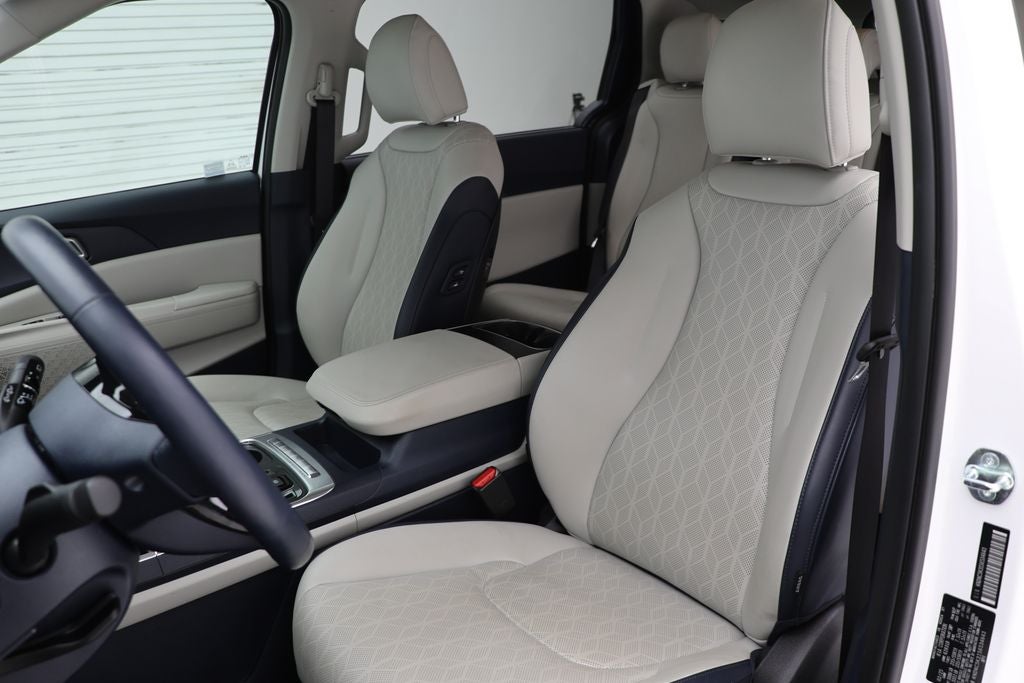 2025 Kia Carnival EX