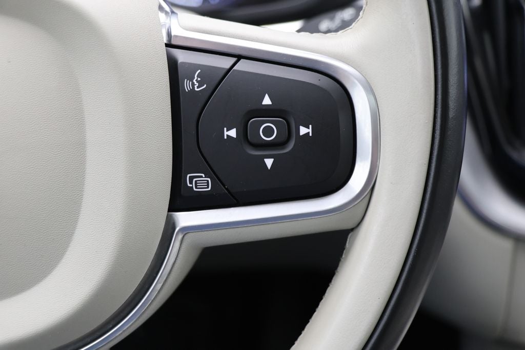 2018 Volvo XC60 T6 Momentum