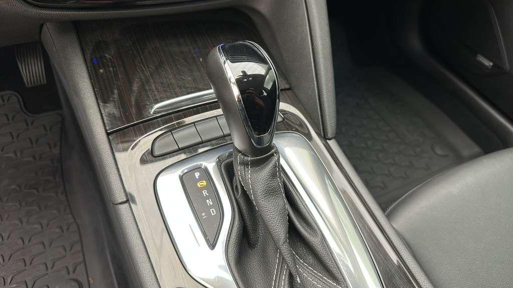 2018 Buick Regal TourX Essence