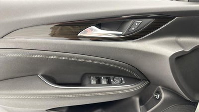 2018 Buick Regal TourX Essence
