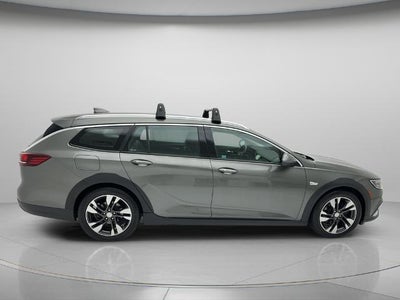 2018 Buick Regal TourX Essence