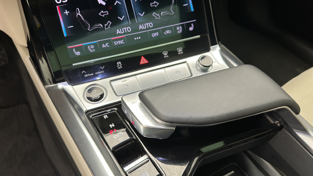 2024 Audi Q8 Sportback e-tron Premium Plus S line quattro