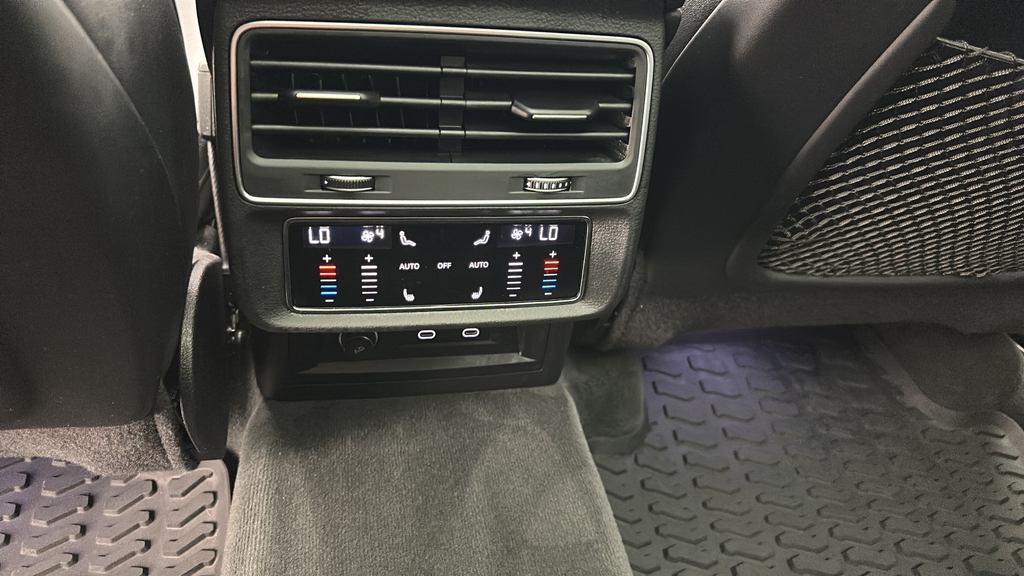 2023 Audi Q7 45 Premium Plus quattro