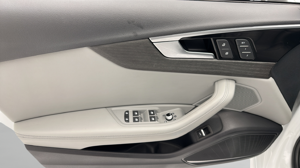2023 Audi A4 45 S line Premium Plus quattro